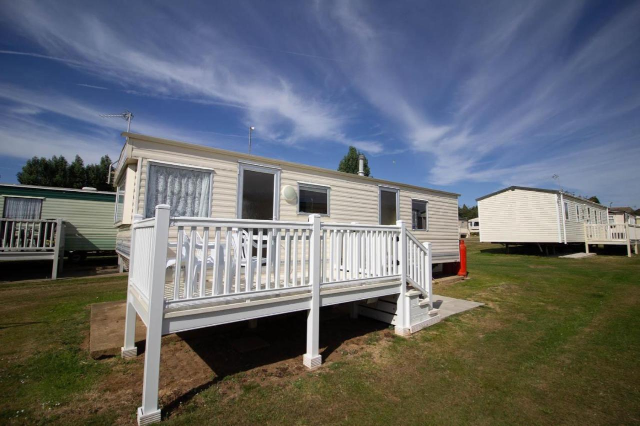 6 Berth Caravan For Hire At Manor Park Holiday Park In Norfolk Ref 23025T هونستنتون المظهر الخارجي الصورة