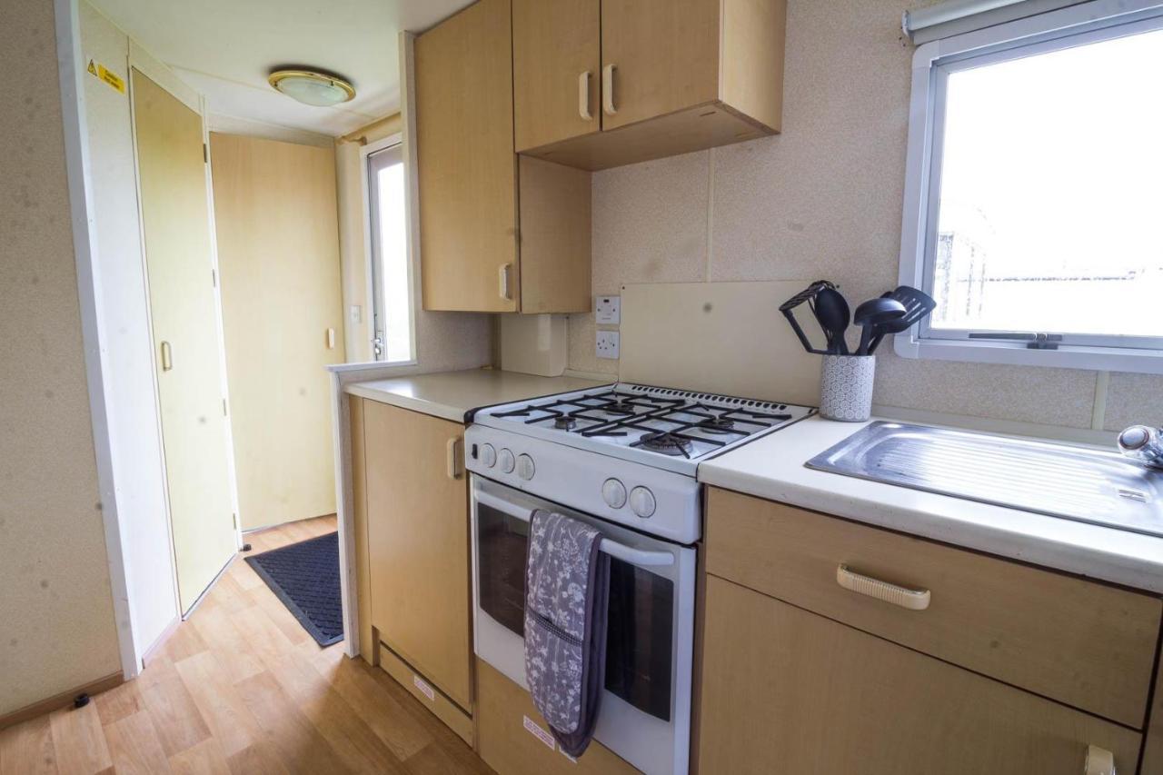 6 Berth Caravan For Hire At Manor Park Holiday Park In Norfolk Ref 23025T هونستنتون المظهر الخارجي الصورة